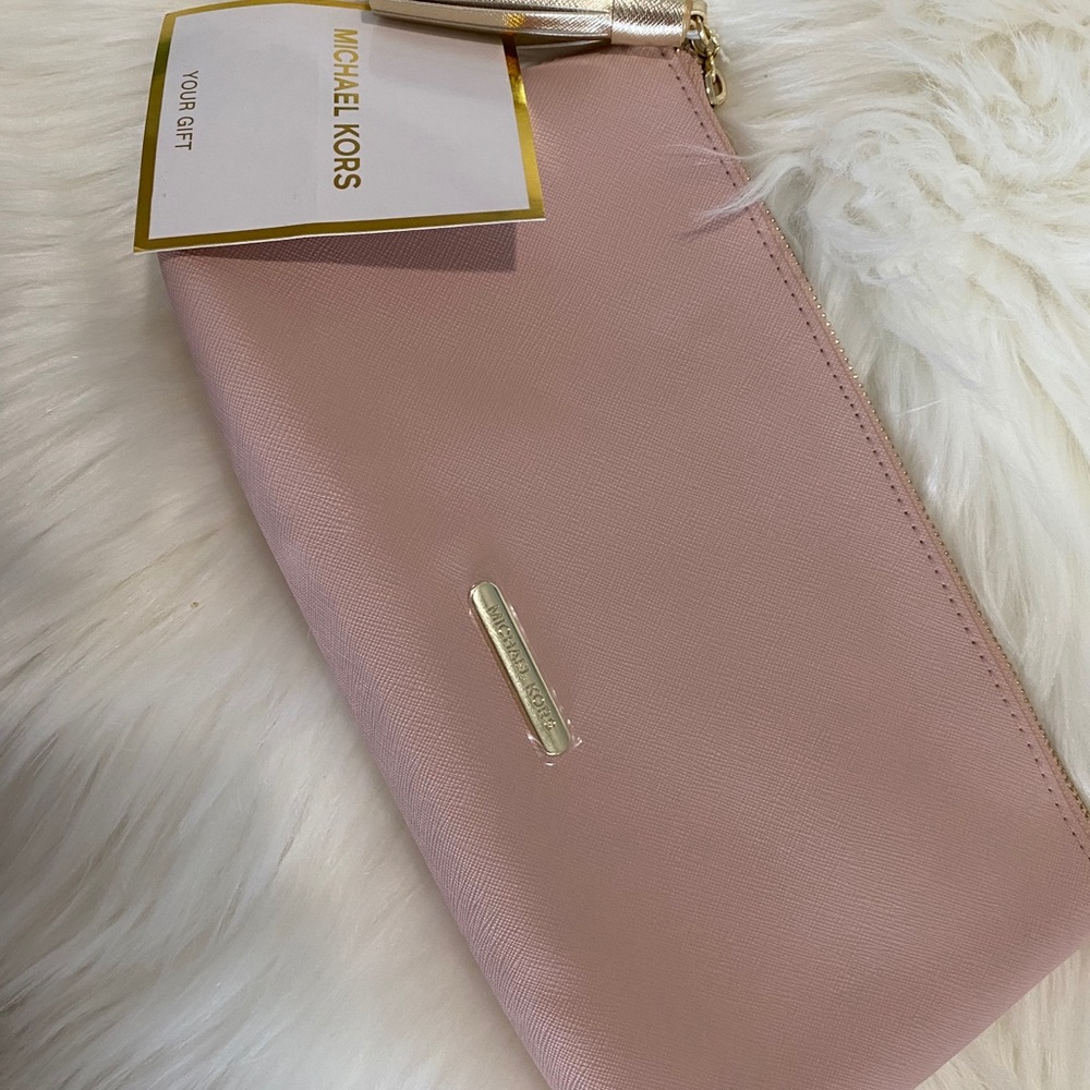 Michael Kors Pouch
